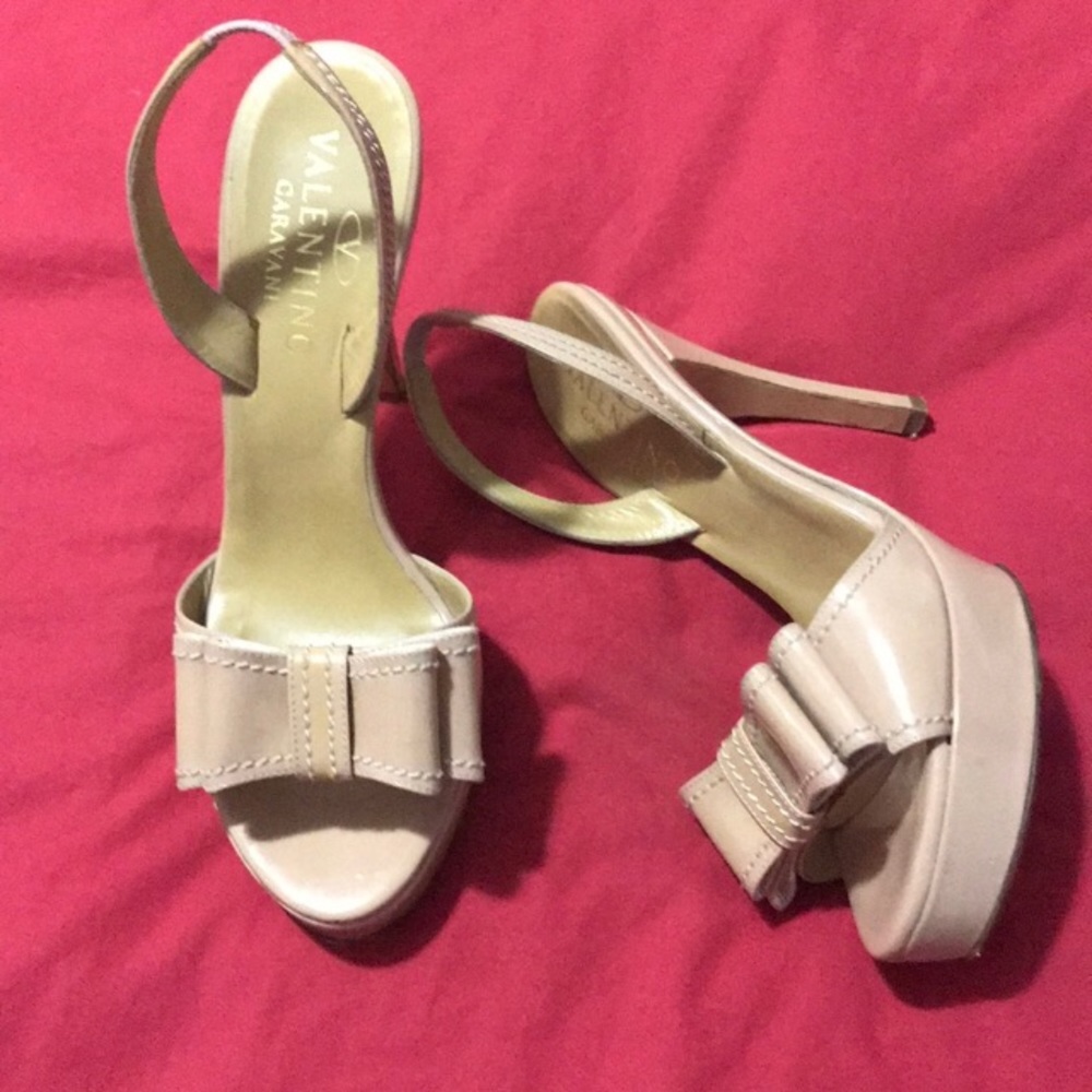 Valentino nude bow heels